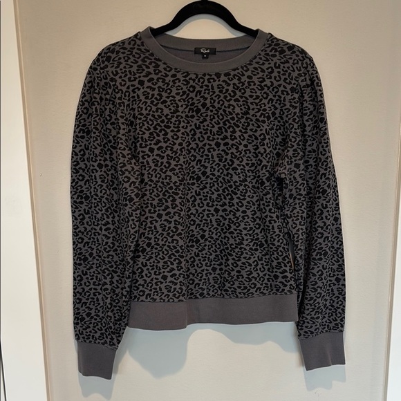 Rails Gray Leopard Textured Sweatshirt Medium - Picture 1 of 1